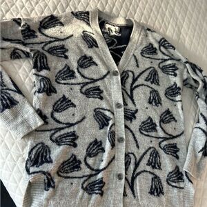 🛍️ LOFT Nacy and Light Gray Knit Cardigan